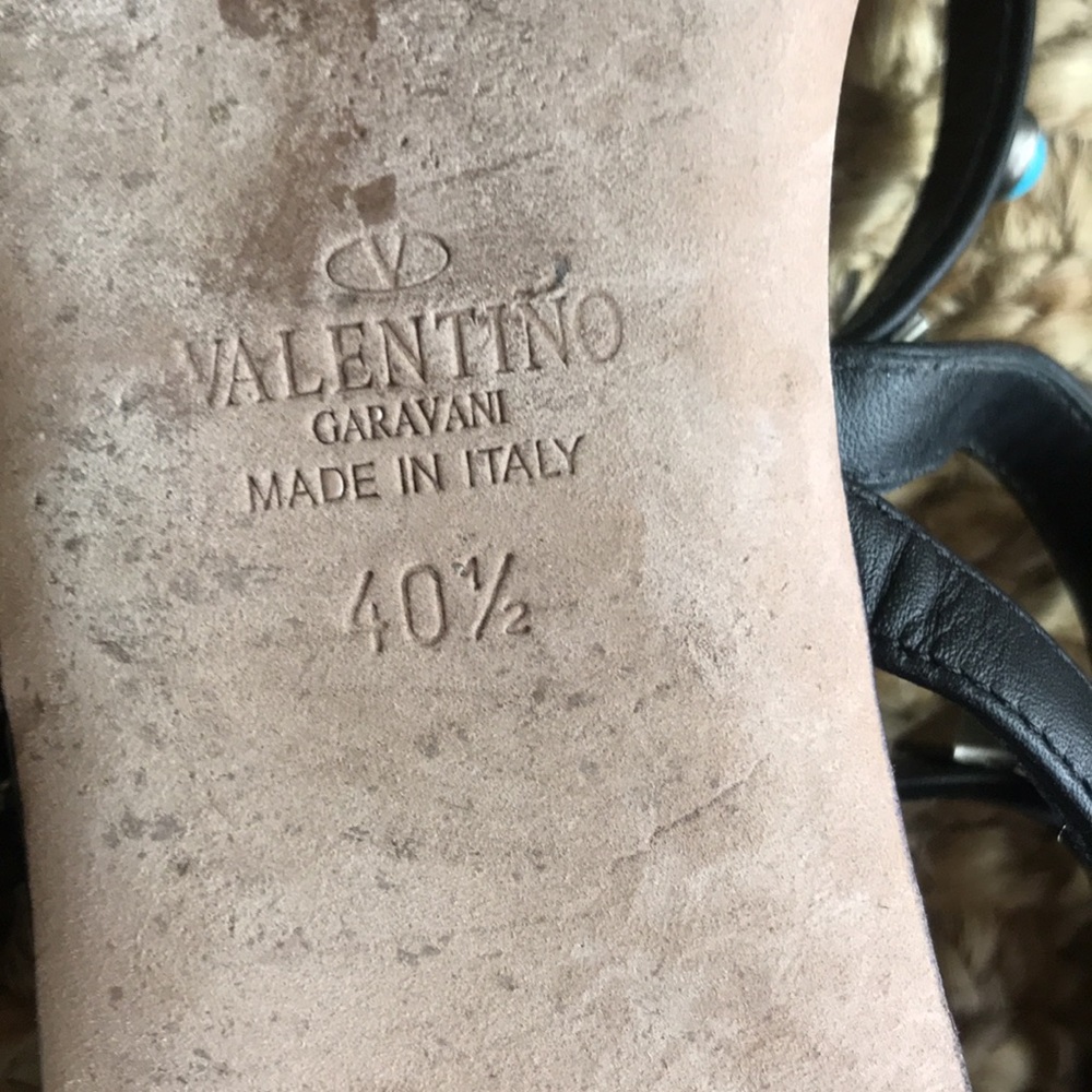 Valentino Garavani Rockstud Gladiator Sandal. EUR or Italian 40.5 - Picture 10 of 14
